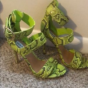 Neon green snake skin heels from Steve Madden